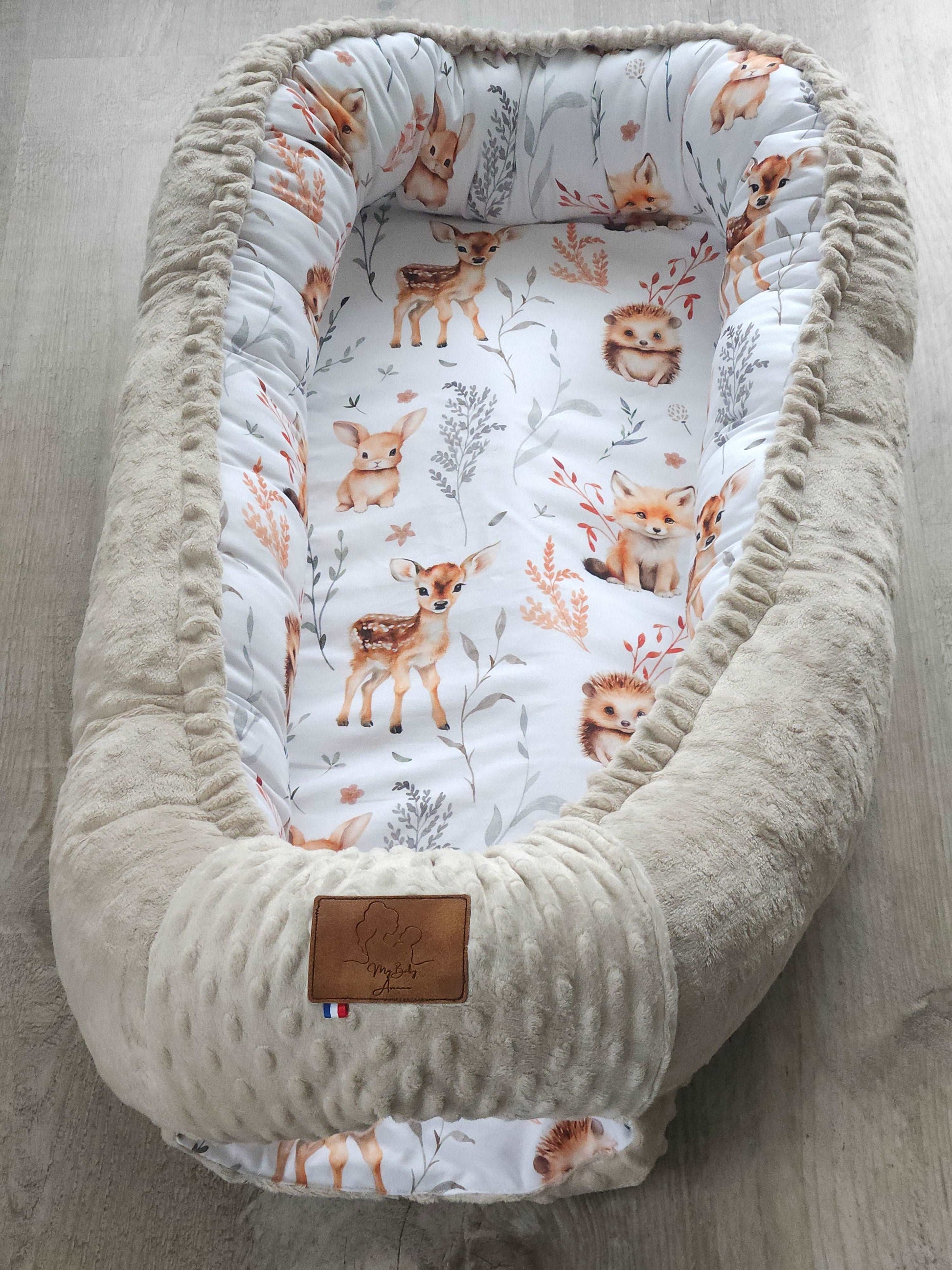 Réducteur de lit animaux de la forêt beige