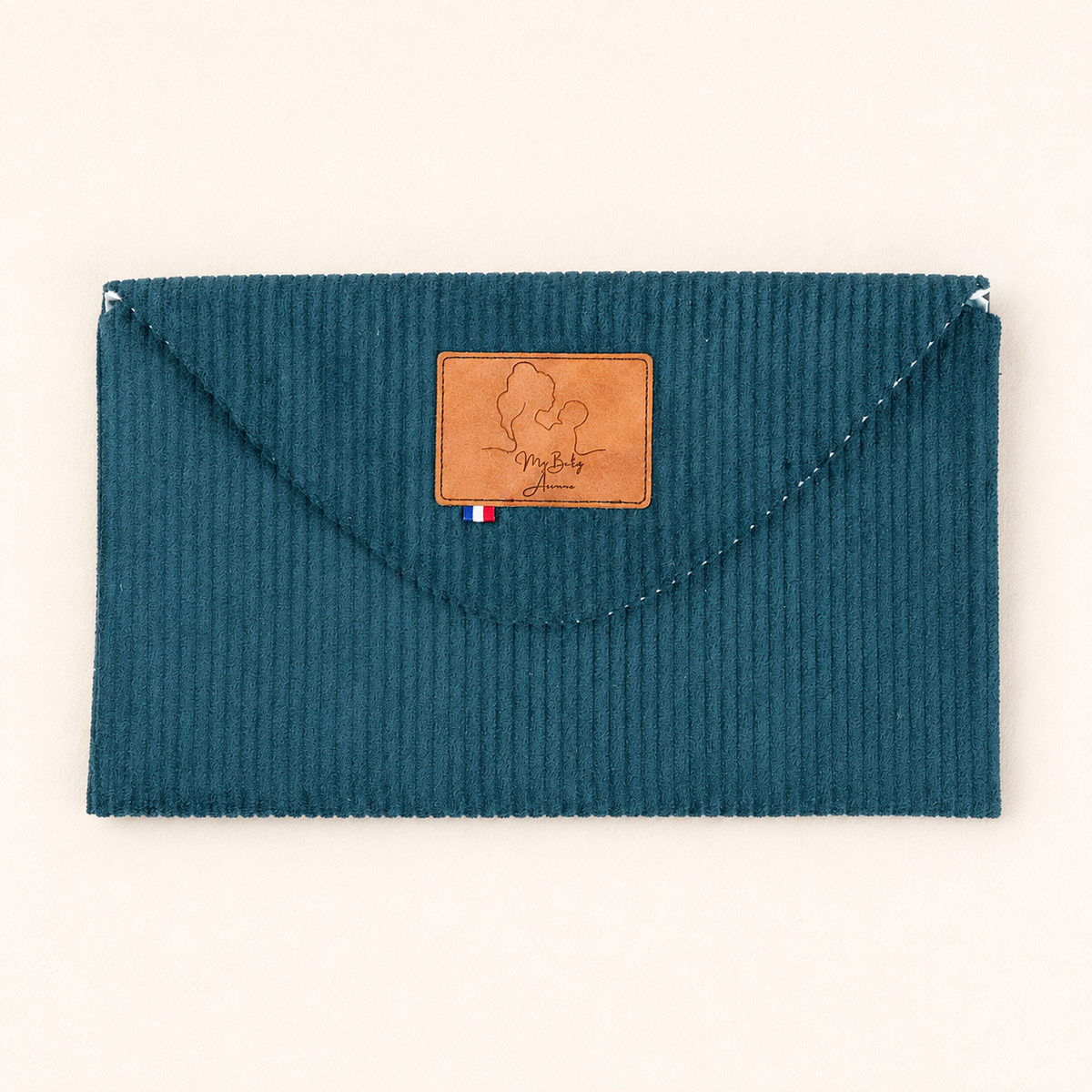 Pochette nomade vert canard sur fond écru – My Baby Avenue